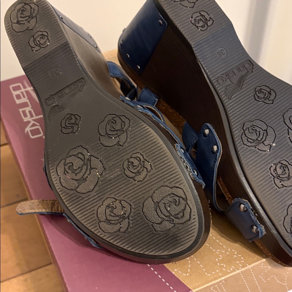 Dansko Women's Blue Strappy Sandals - Picture 10 of 11